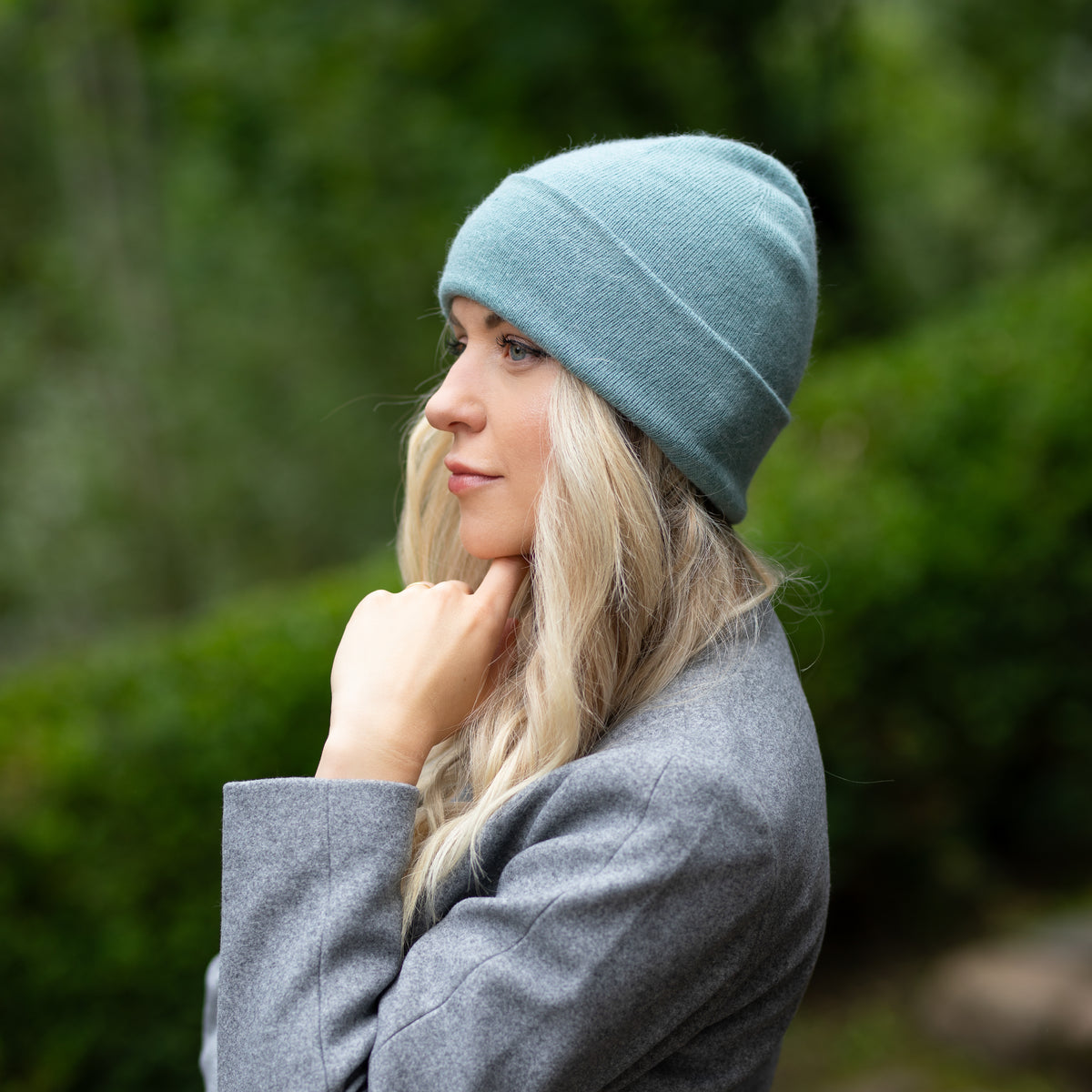 light blue Women’s Double-Layer Cashmere Beanie – 2-in-1 Style