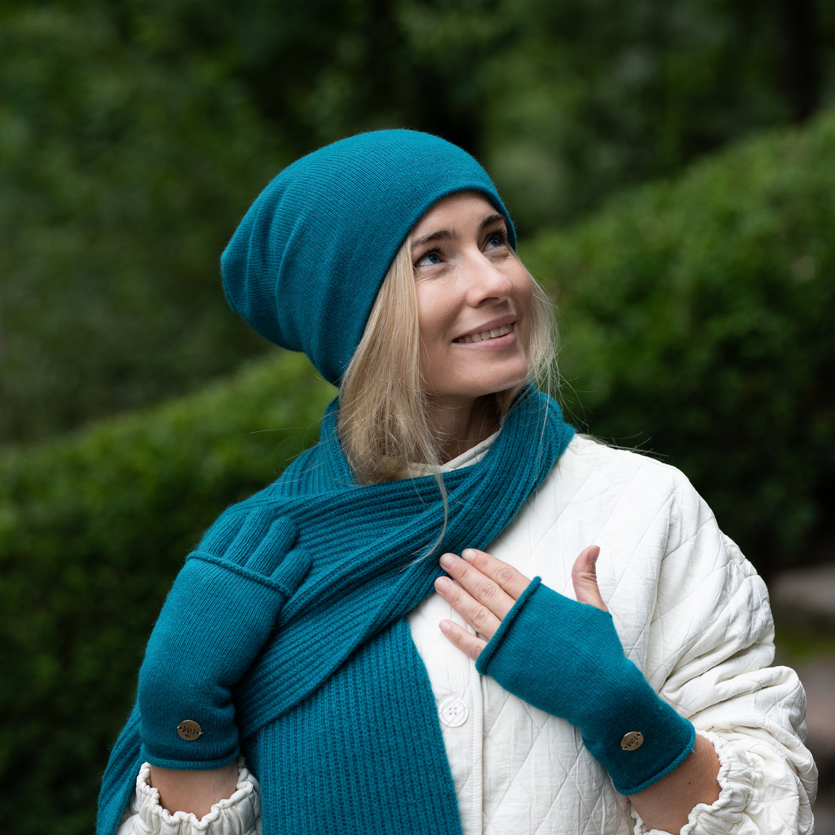 teal blue Women’s Double-Layer Cashmere Beanie – 2-in-1 Style
