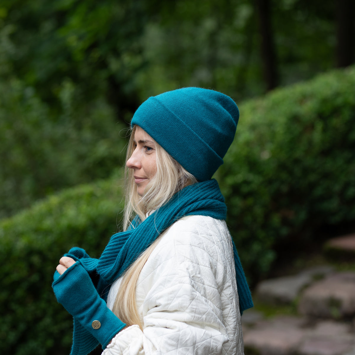 teal blue Women’s Double-Layer Cashmere Beanie – 2-in-1 Style