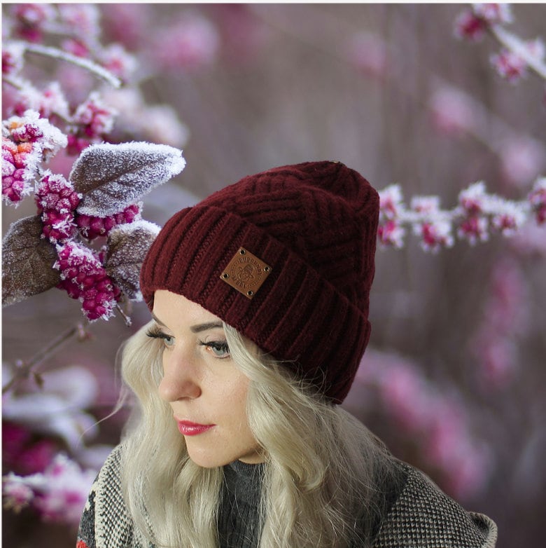 burgundy womens-cashmere-knit-beanie